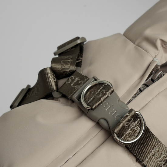 Staey Vera -koiran talvitakki valjailla, hiekka