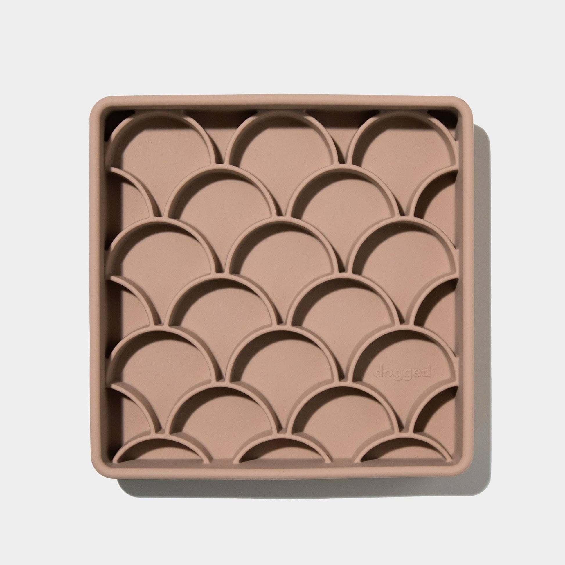 dogged slow feeder ja lick mat, viikuna