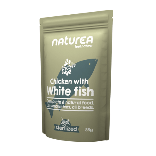Naturea kissan märkäruoka, kana ja valkoinen kala