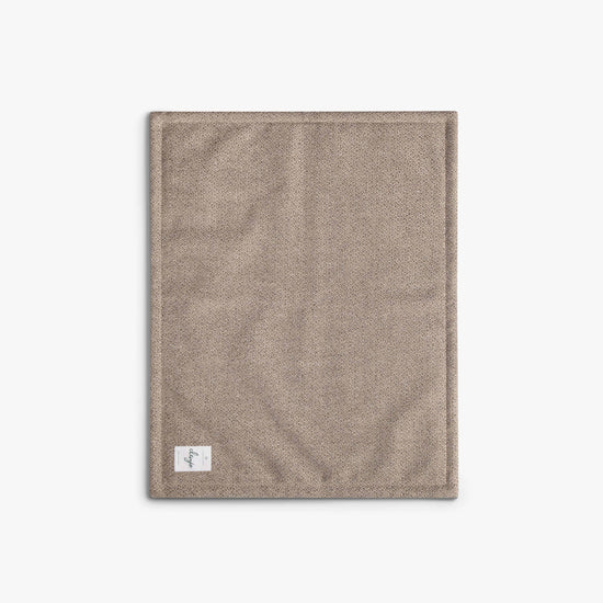 Koiran makuualusta matkalle, greige