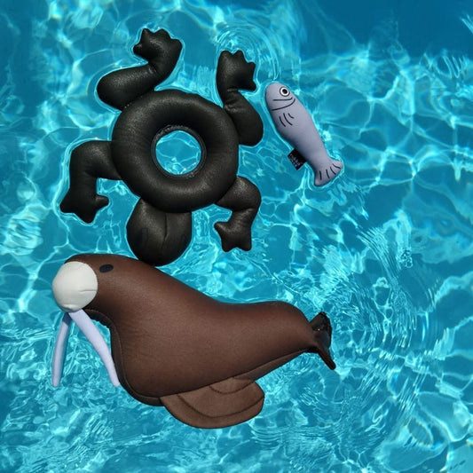 Rukka Pets Kelluva vinkuva vesilelu pienille koirille, silakka